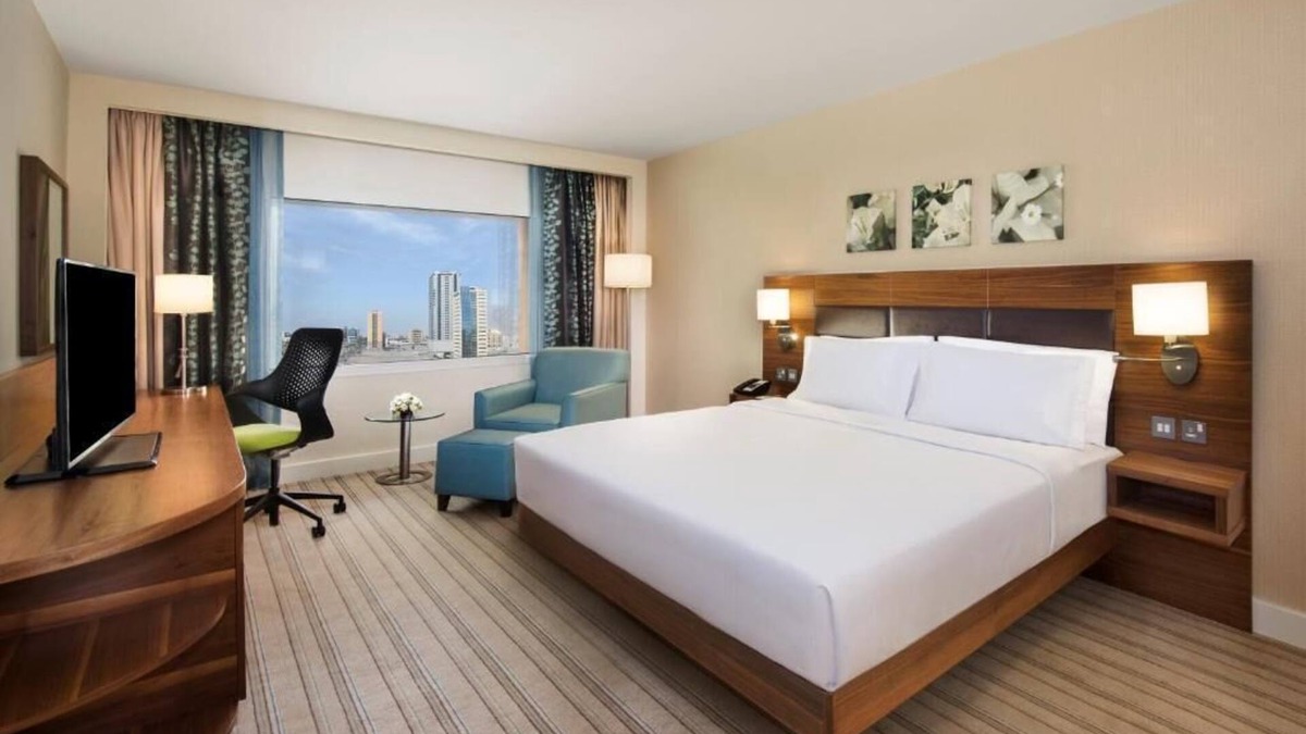 Dafan Al Nakheel Apartment | King Room Near Naeem Mall By Luxury Bookings RAK