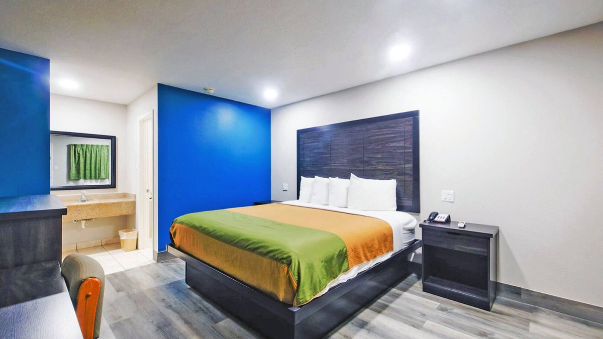 Wharton Hotel | King Room with Kitchenette, Free Breakfast, and Parking!