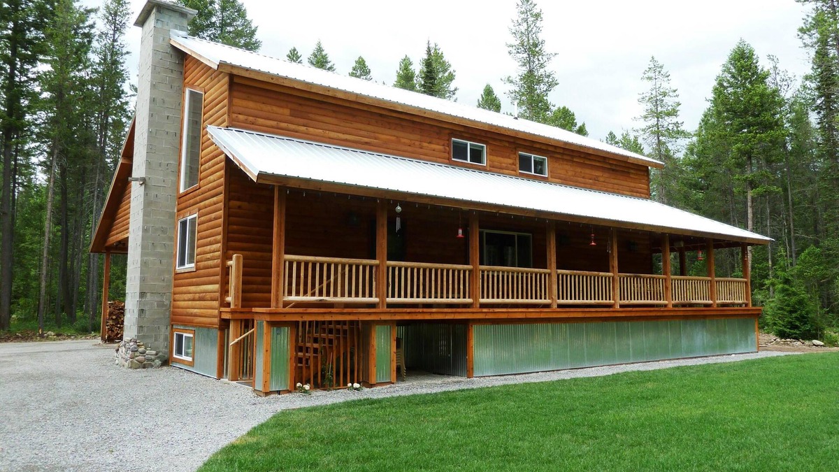 West Glacier Cabin | King's Cabin, just 2 miles from the Park entrance in West Glacier!