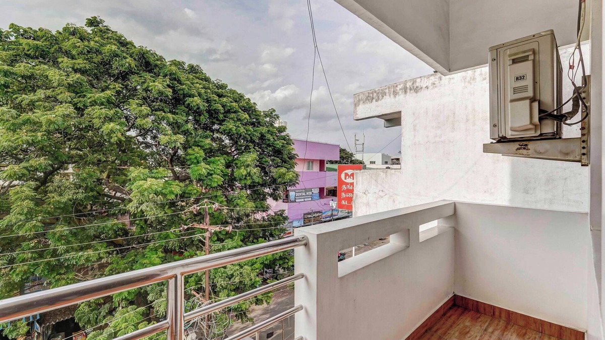 Chromepet Hotel | King's Court by Blessings Hospitality