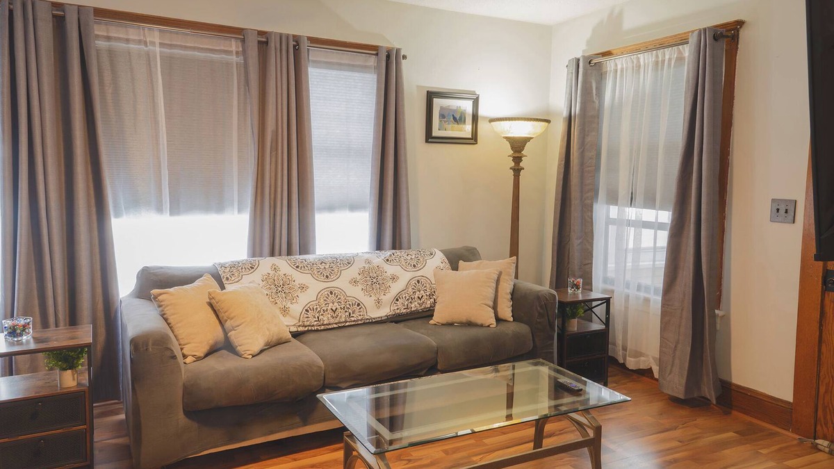 Jackson House | King-Sized Relaxation Refuge