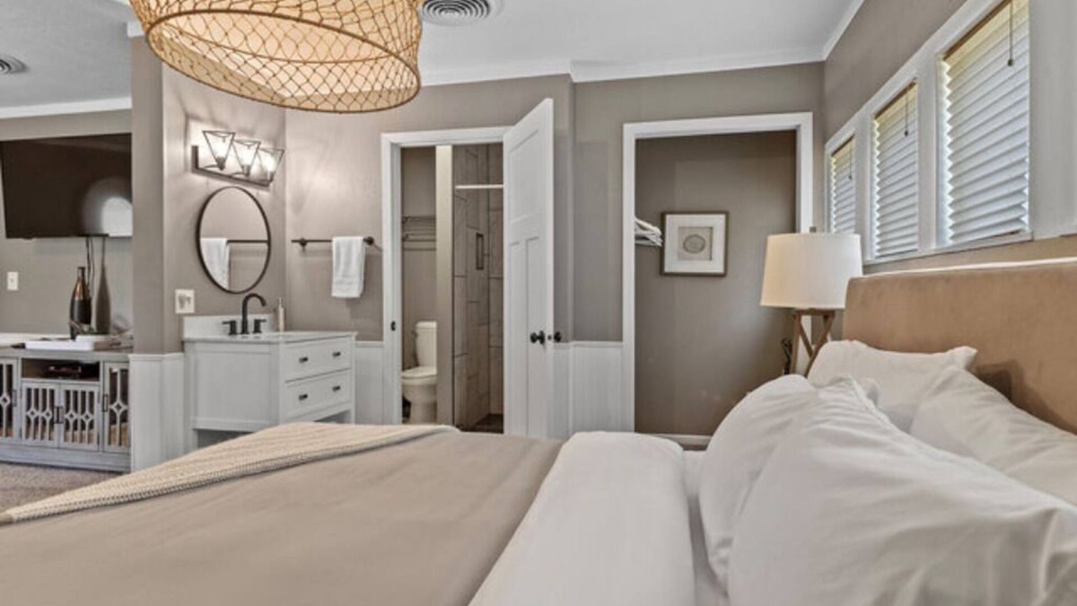 Rapid City Bed & Breakfast | King Suite 4 - Black Forest Inn Bed and Breakfast