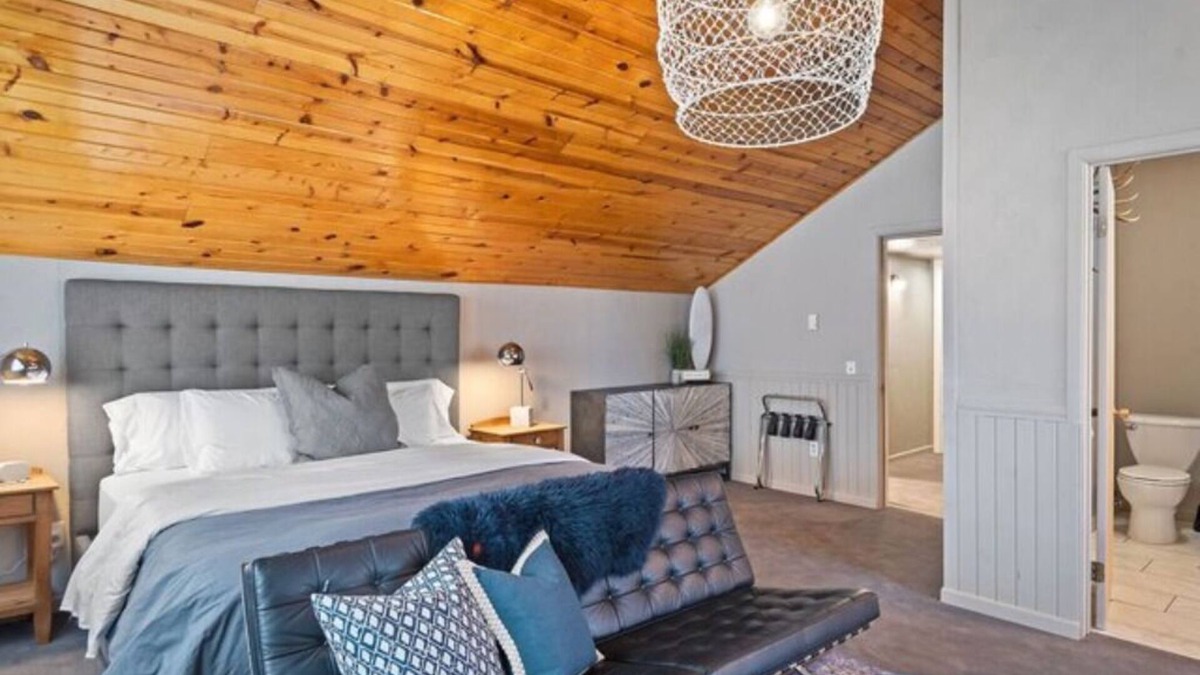 Rapid City Bed & Breakfast | King Suite 7 - Black Forest Inn Bed and Breakfast