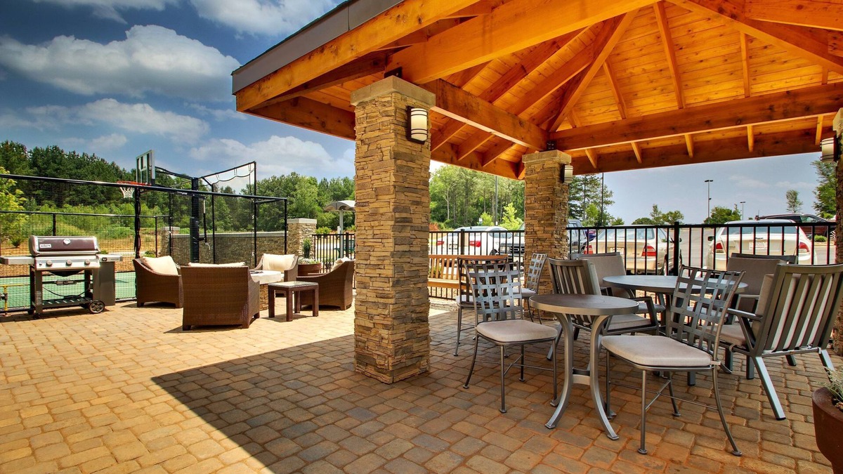 Rock Hill Apartment | King Suite Great for Business Travelers! Free Breakfast Buffet. Indoor Pool