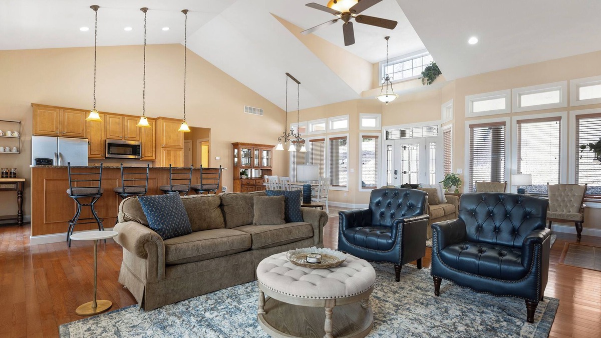 Lake Ozark House | King Suite! Stay & Play Rates! Overlooking 9th fairway at Osage National!