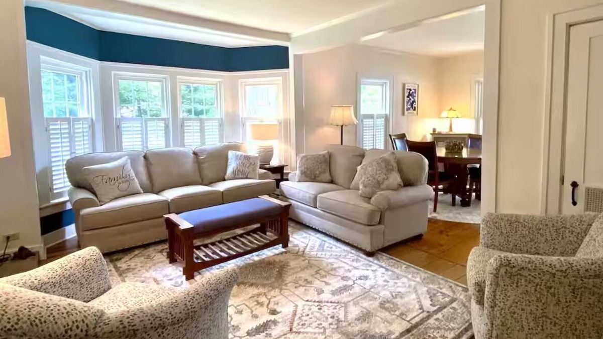 Lily Dale House | Kingfisher Cove: Cassadaga Lake's Sunrise Shore