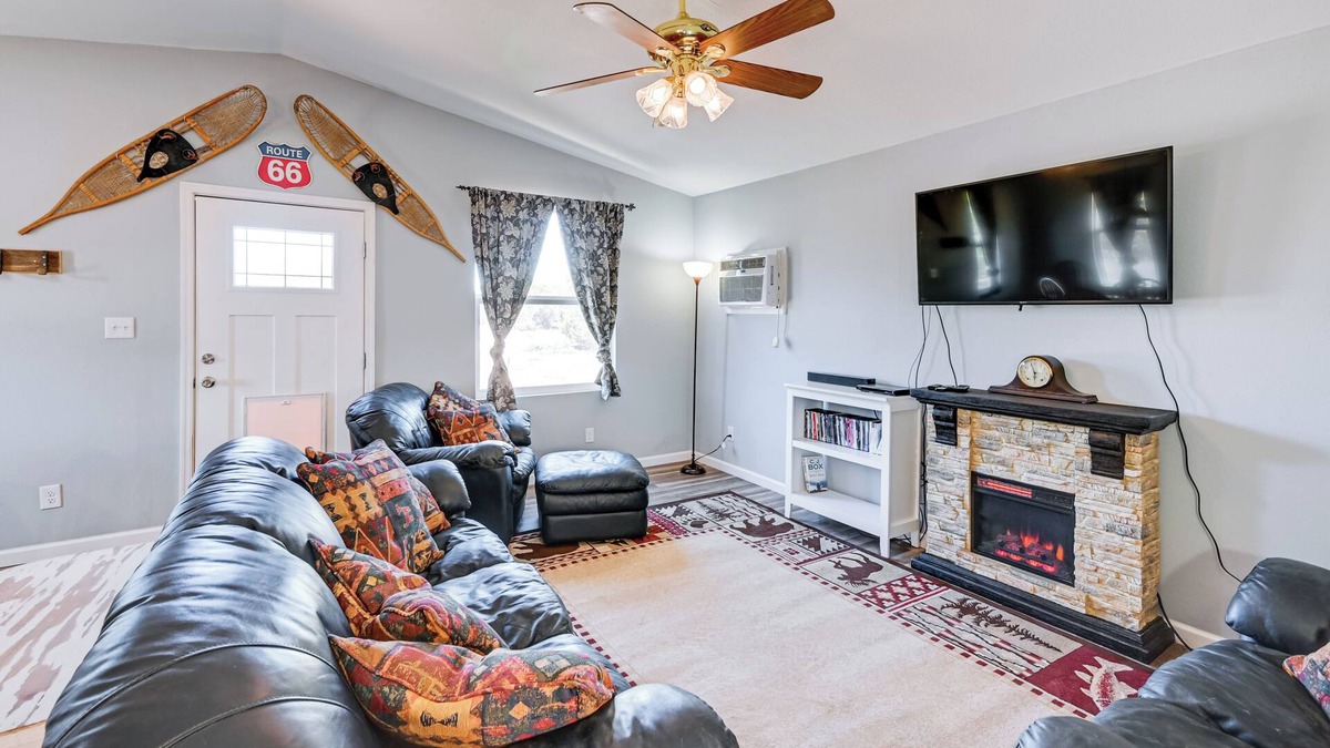 Kingman Cottage | Kingman Vacation Rental w/Private Yard & Fire Pit
