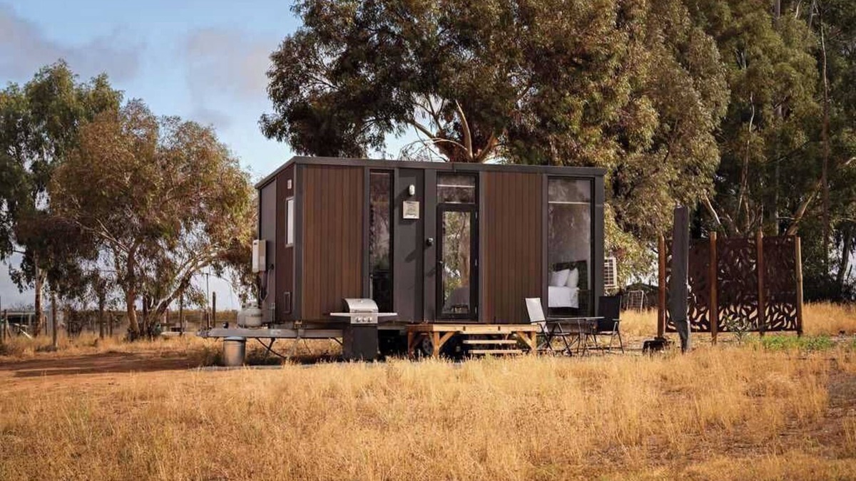 Irymple House | Kings Cottage by Tiny Away