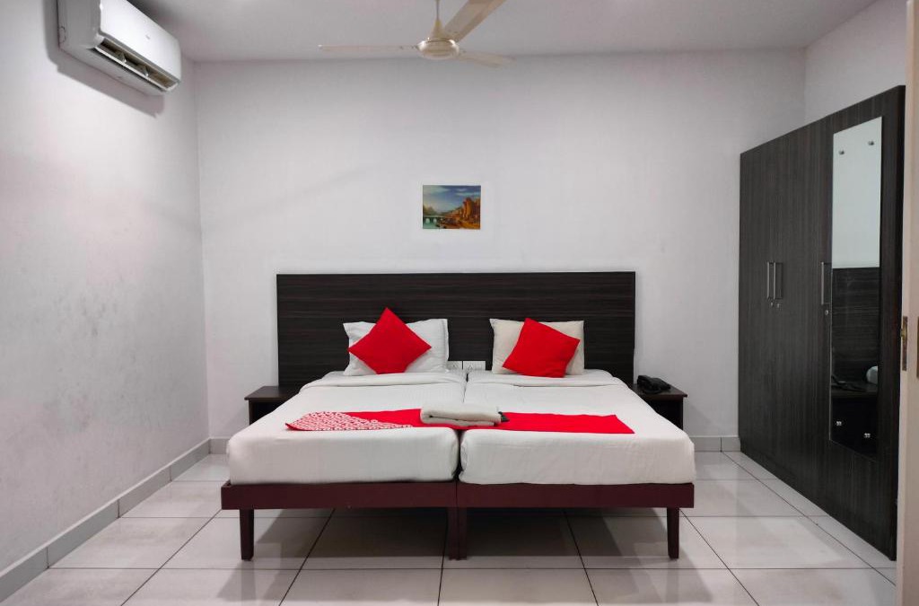 Thrippunithura Hotel | Kings Fort Rooms Thrippunithura