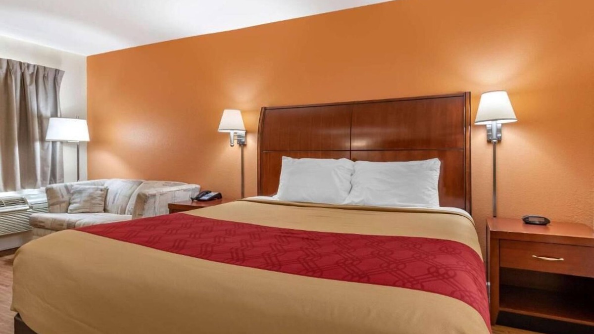 LaFayette Hotel | Kings Inn