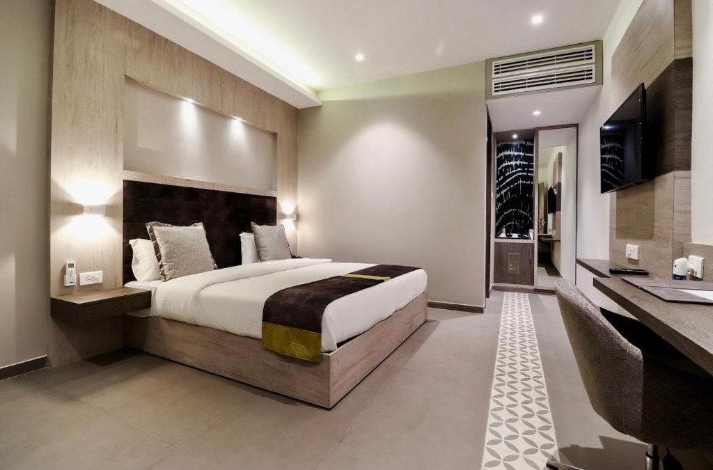 Kanpur Hotel | Kingston Resort