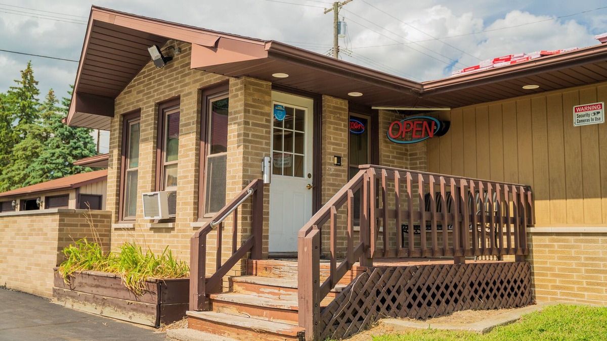 Caro Hotel | Kingsway Inn