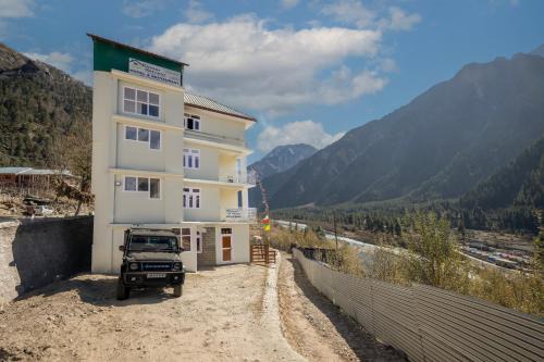 Rakchham Hotel | Kinnor Retreat