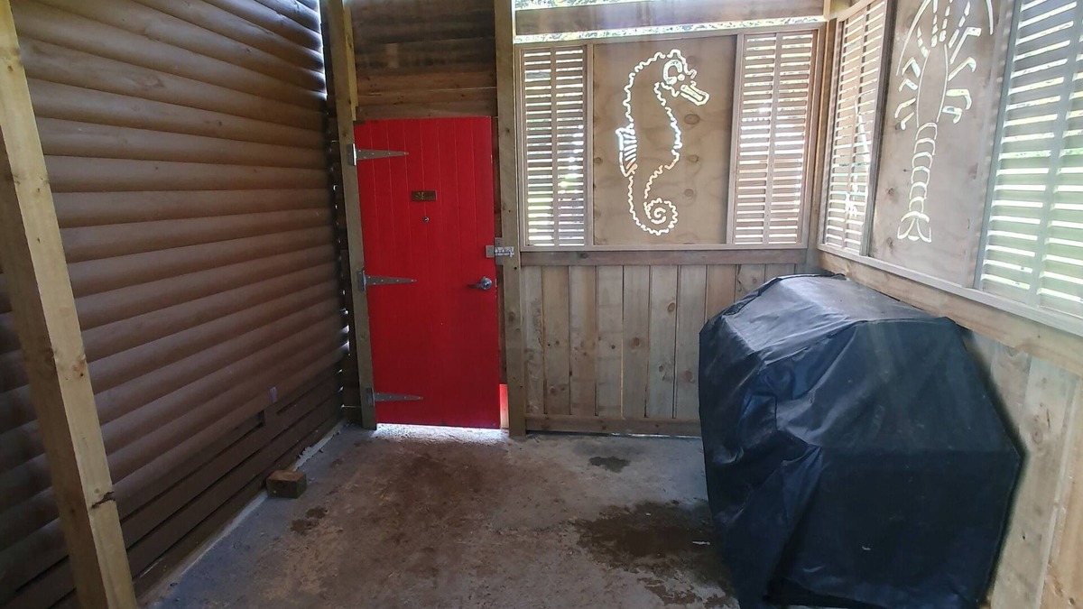 Whangaruru House | Kirikiri Pawhaoa nBeautiful Beach Front Property Balnd BaynWhangaruru Habour n