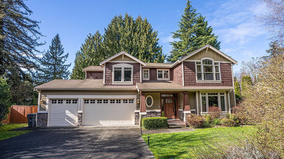 South Juanita House | Kirkland's Expansive Custom Built Home Near Juanita