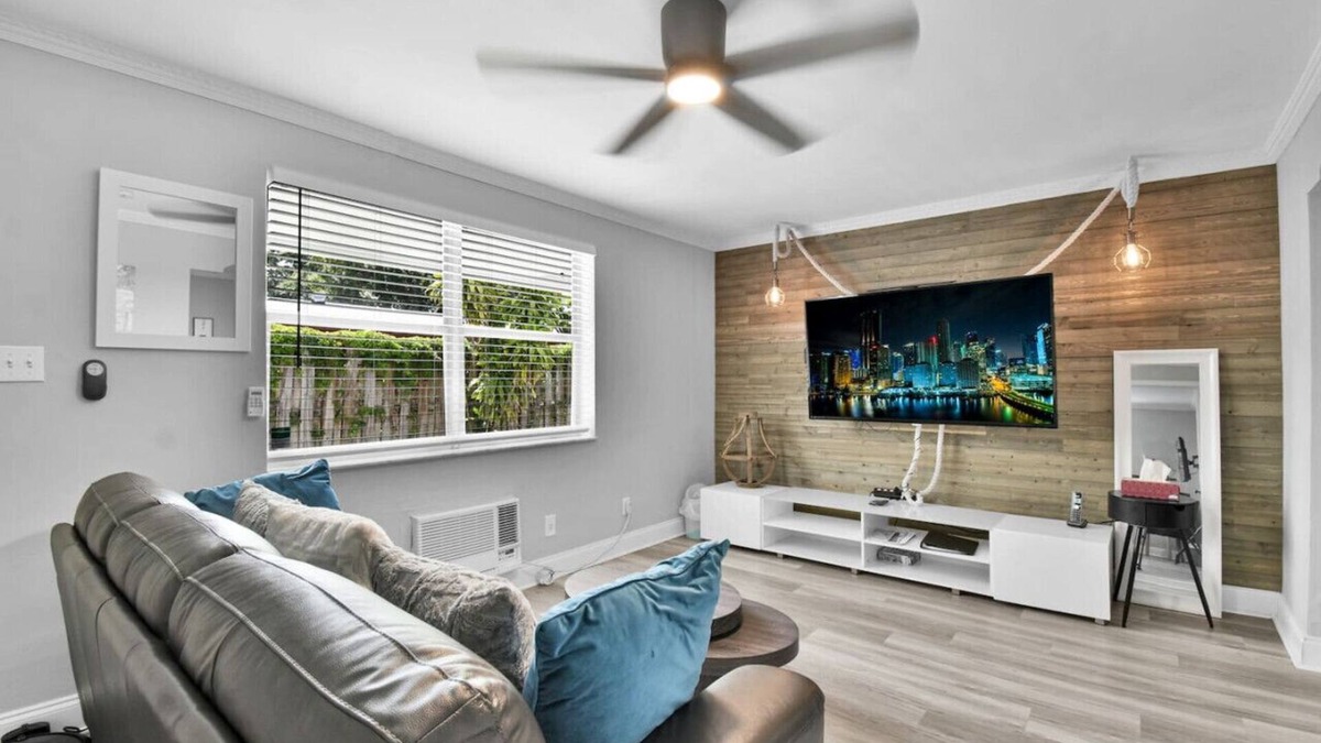 River Oaks Apartment | Kismet Harbor A Charming Luxury Hideaway