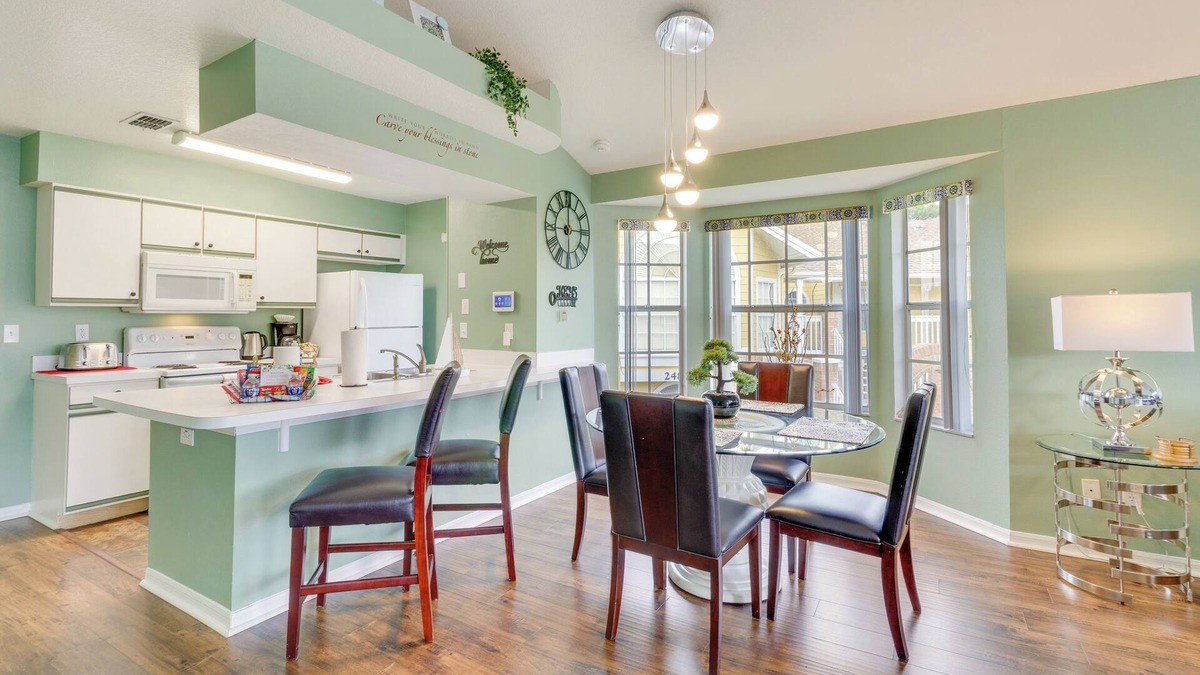 Kissimmee Apartment | Kissimmee Condo w/Private Porch < 7 Mi to Disney!