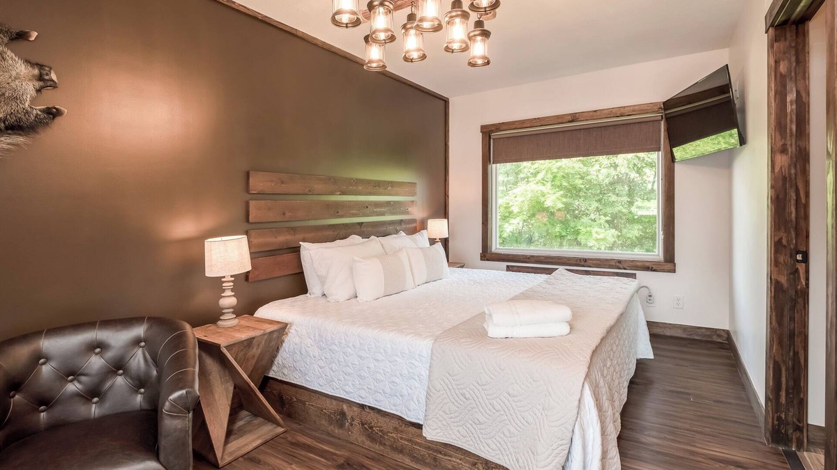 Prescott Apartment | Kitchen & Cozy Living | Free Parking