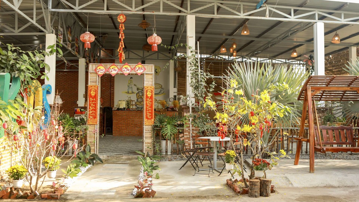 Old Quarter House | Kiwi's Homestay & Cafe