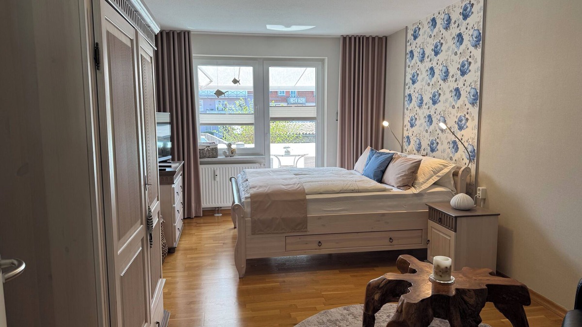 Ribnitz-Damgarten Apartment | *Kleiner Seeigel* 5 star FEWO with charm - central & close to the Baltic Sea, balcony, WLAN