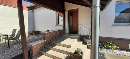 Cottbus Apartment | Kleines Haus in Cottbus-Wilmersdorf ca 80m2