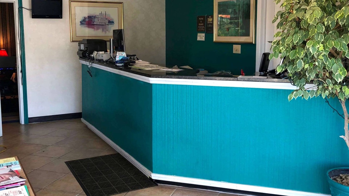 Selma Hotel | Knights Inn Selma