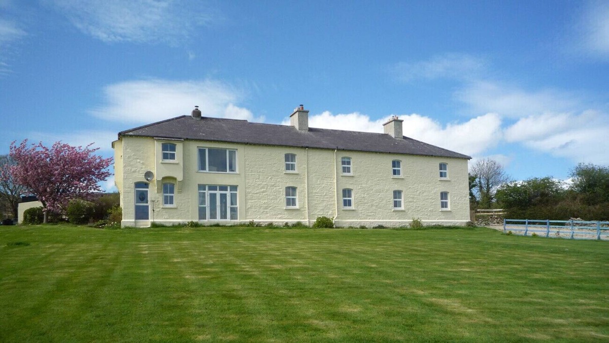 Donegal House | Knockalla Holiday Cottages
