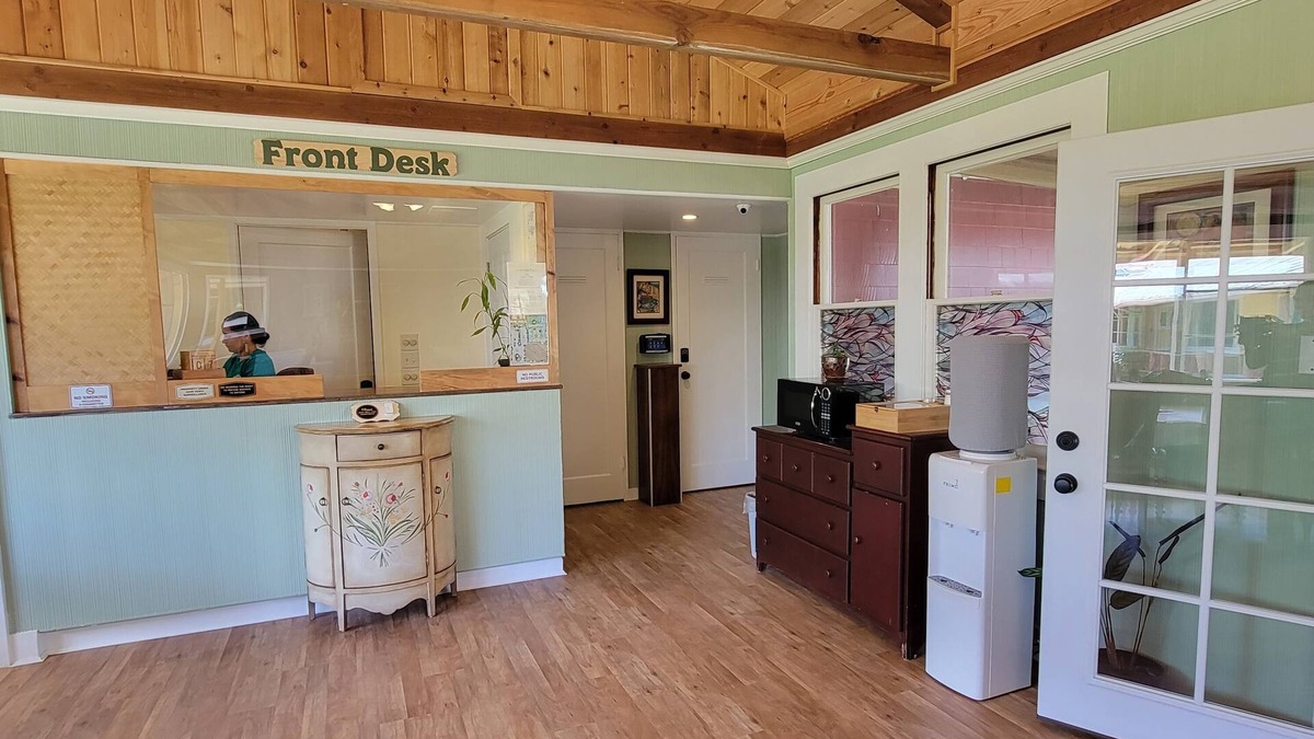 Hawi Hotel | Kohala Village Inn