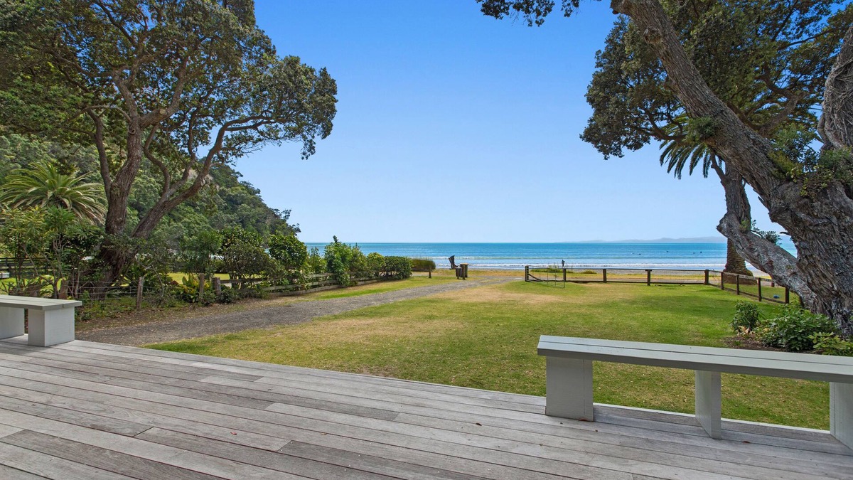 Bay of Plenty Region House | Kohi Point - Ohope Beachfront Holiday Home