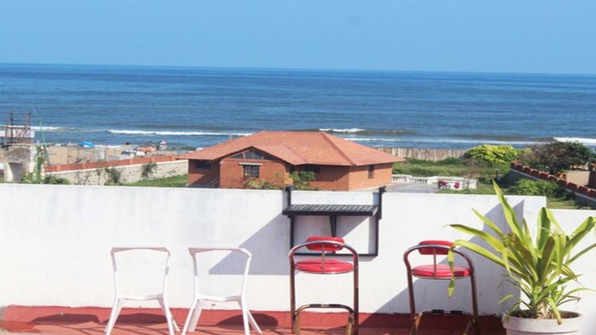 Besant Nagar House | Kolam Elliots Beach