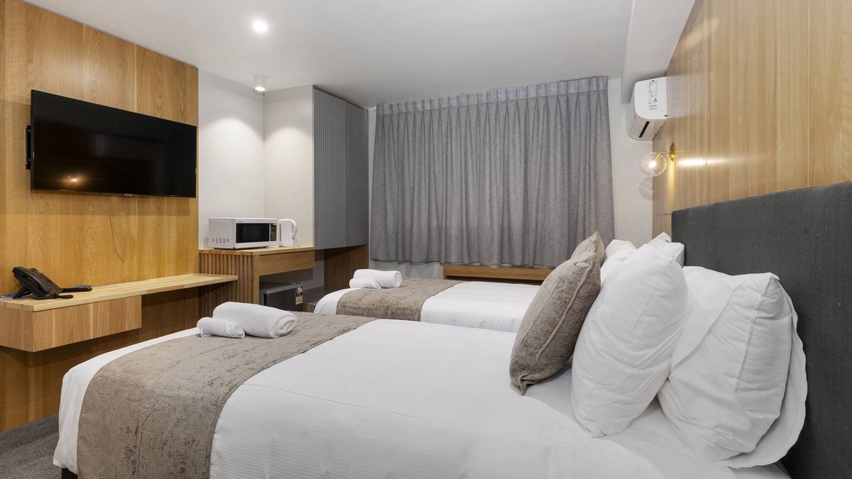 Papatoetoe Hotel | Kolmar Inn