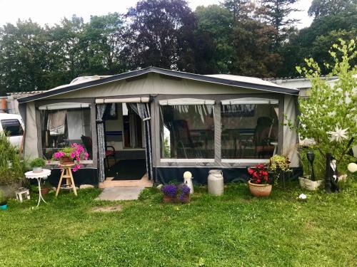 Loitz Other | Komfort-Caravan mit Vorzelt