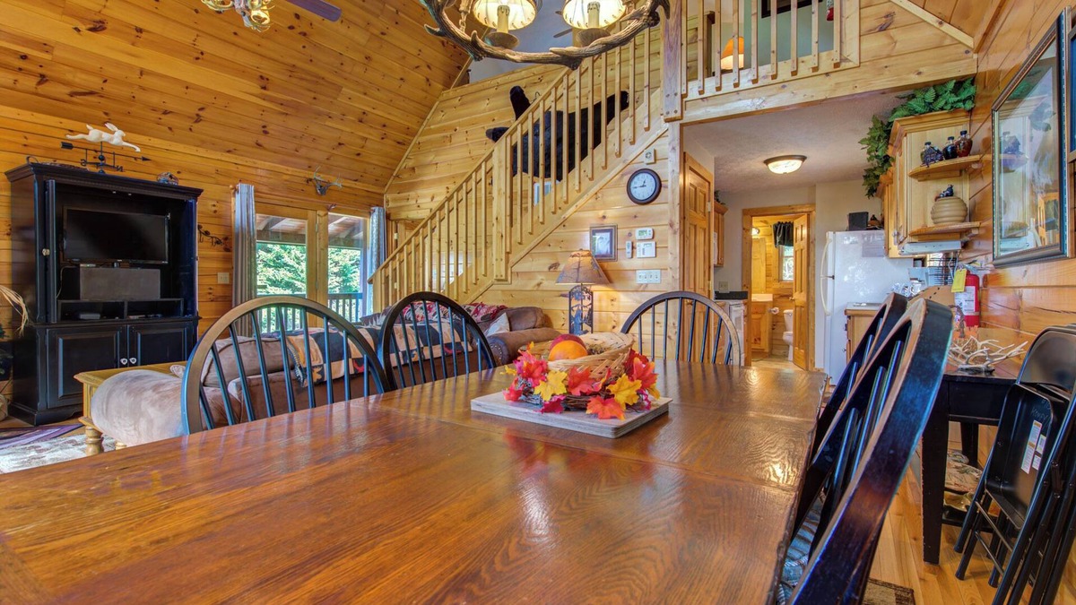 Black Bear Falls Cabin | Komfy Kozy by Jackson Mountain Rentals