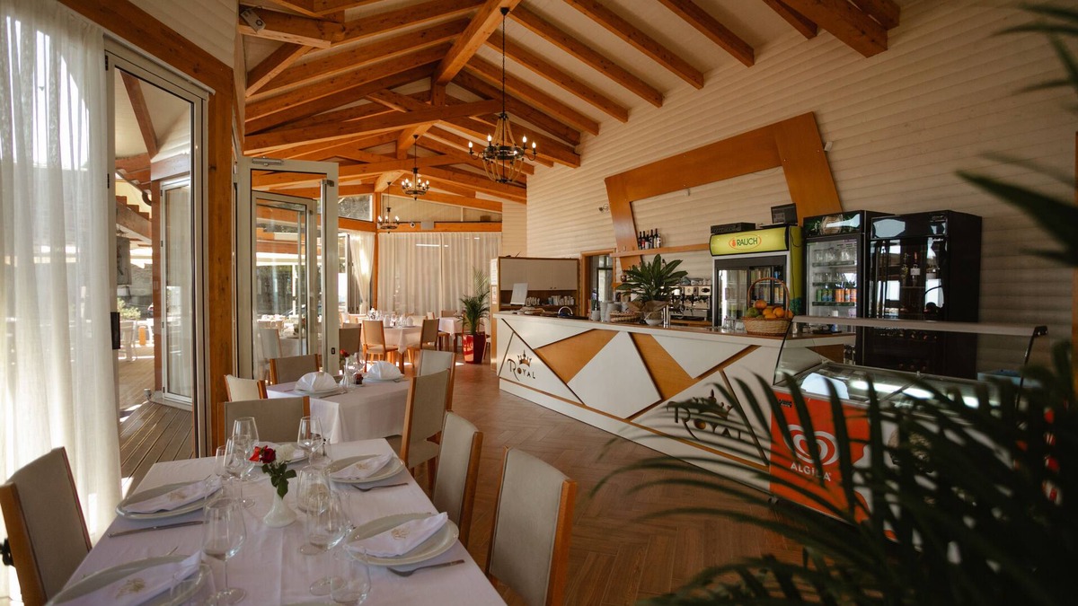 Velipoje Hotel | Kompleksi Royal