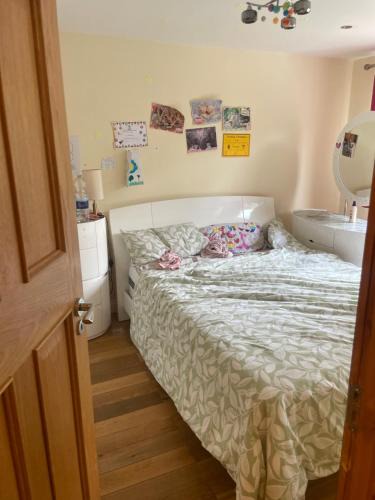 Loughton Apartment | Konesha
