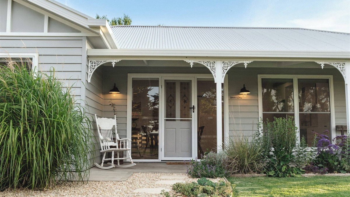 Yahl House | Kookaburra Cottagen 3 Bedroom Farm Retreat 10 minutes from Mount Gambier