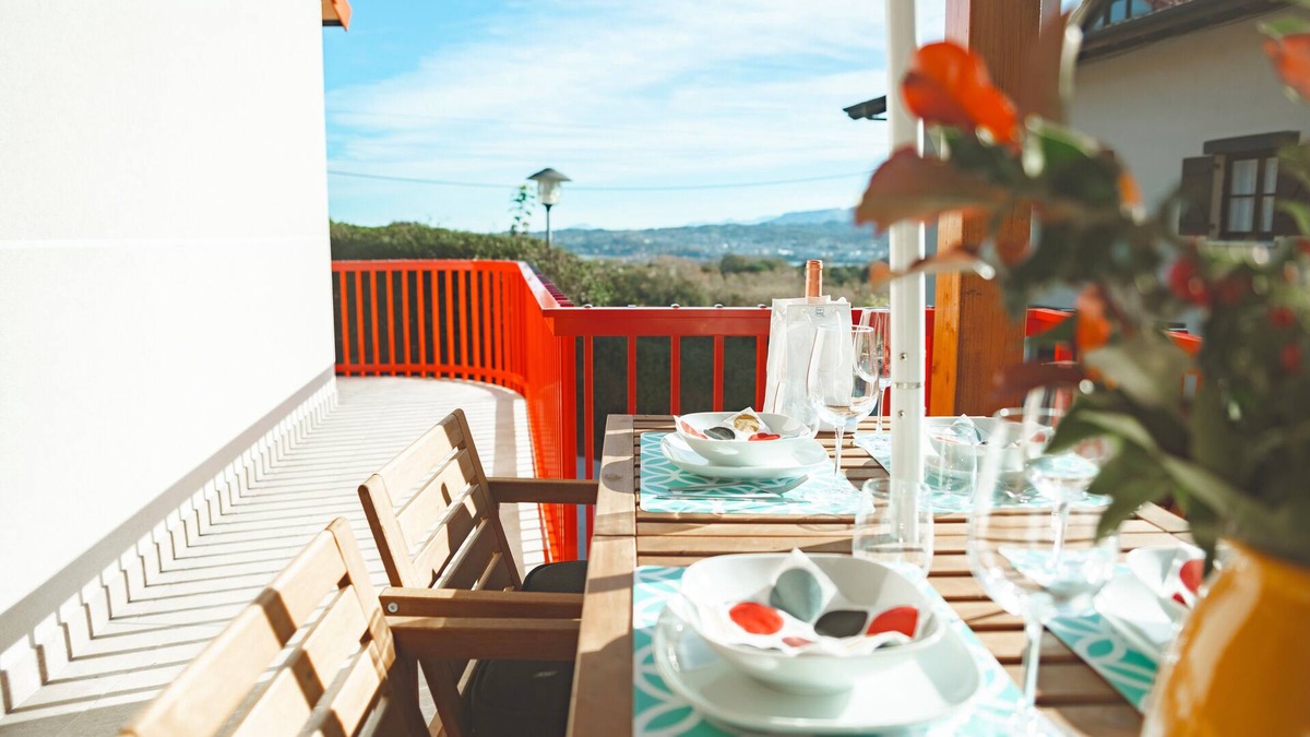 Hondarribia Apartment | Kostoenea - Jasmin rural apartment by the sea