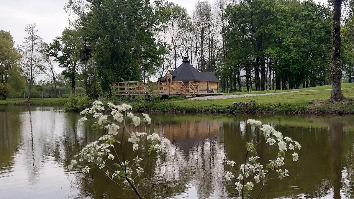 Corcoue-sur-Logne Cabin | KOTA FINNISH NATURE, FISHING, RELAXATION. BREAKFAST INCLUDED