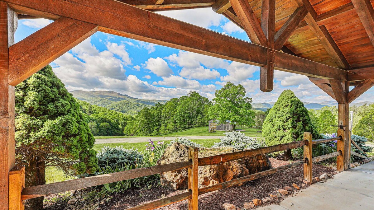 Butler Cabin | Kota Ridge - A peaceful family retreat in the heart of the Blue Ridge Mountains.