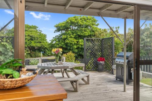 Omapere House | Kotare Retreat - Omapere Holiday Home