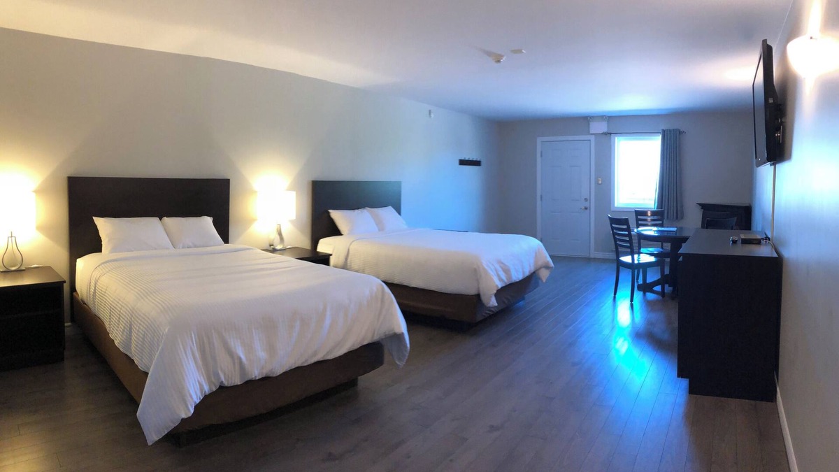 Little Bras d'Or Hotel | Kow's Inn