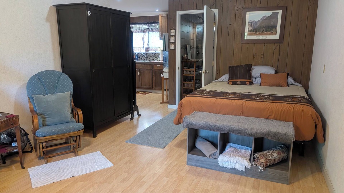 Mariposa Apartment | Kozy Korner will be your home away from home to refresh and rest when traveling.