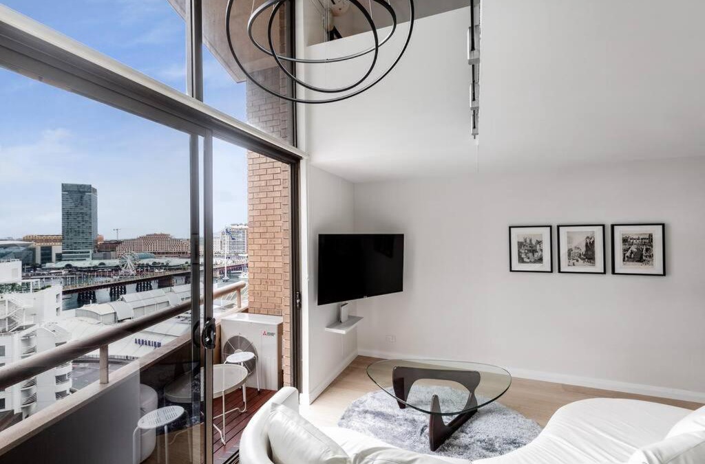 Sydney Central Business District Apartment | KozyGuru Sydney CBD Harbor View Loft with Parking