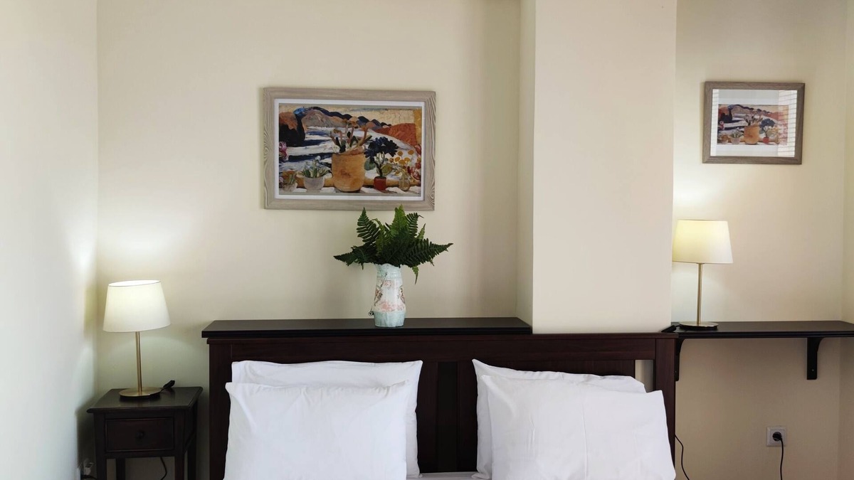 Ano Poli Apartment | Kripis Apartment No6, Thessaloniki, with separate room.