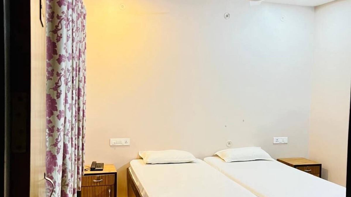 Gorakhpur Hotel | Krishna guest house 2