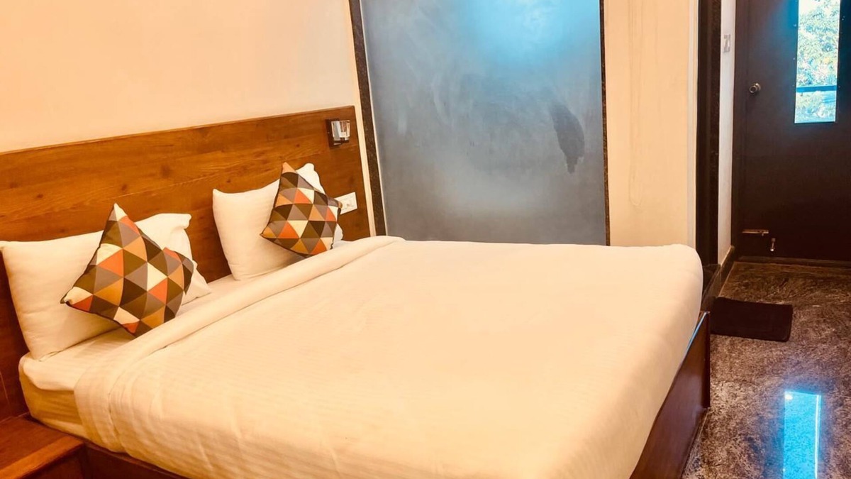 Sriperumbudur Hotel | Krishna's Inn