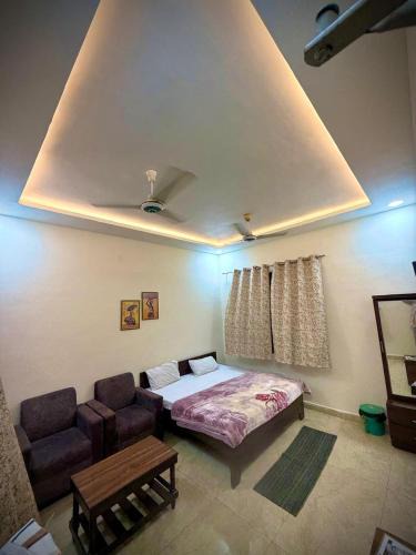 Gwalior House | KRISHNAM GUEST HOUSE