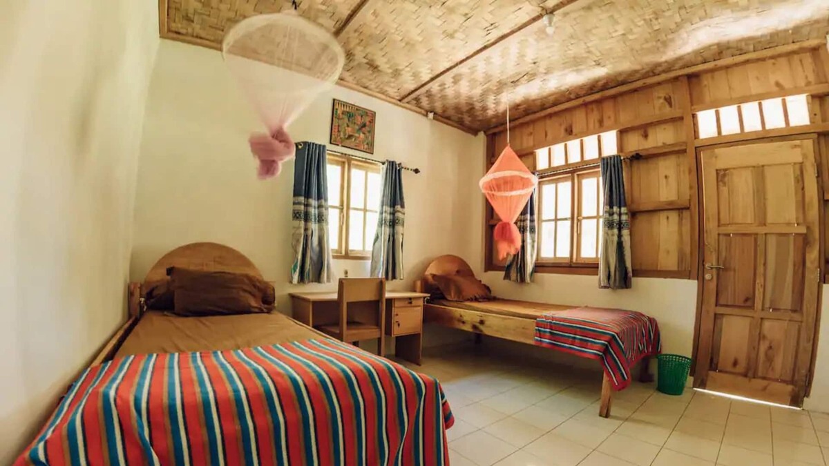 Krui House | Krui Surf Camp Hotel Mutiara Alam Zandino