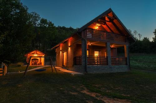 Perusic Ski Chalet | Kuća za odmor Katarina