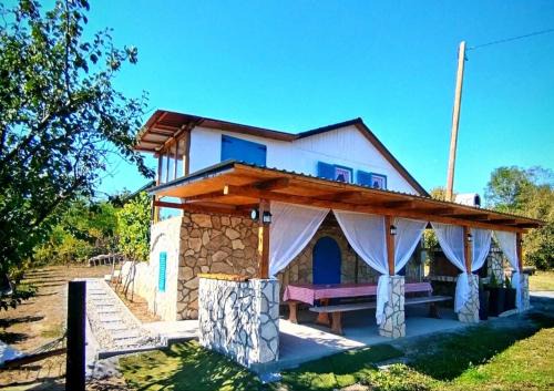 Orahovica House | Kuća za odmor Veles